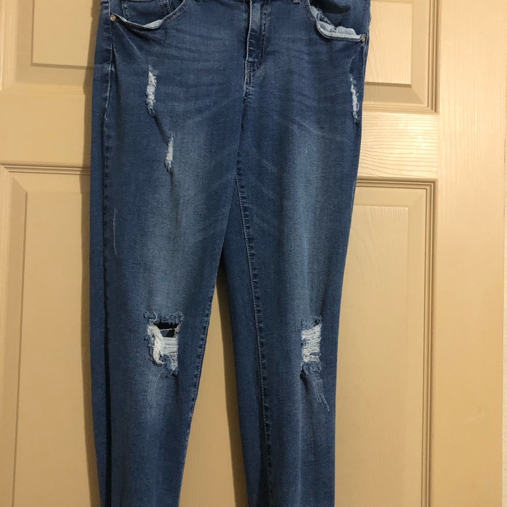 🍒🍒Blue Skinny Distressed Jeans with Stretch